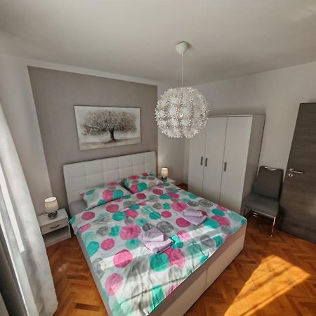 Sun House Apartment Brzac Exterior foto