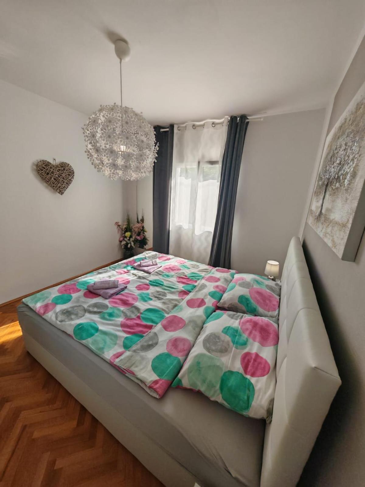 Sun House Apartment Brzac Exterior foto
